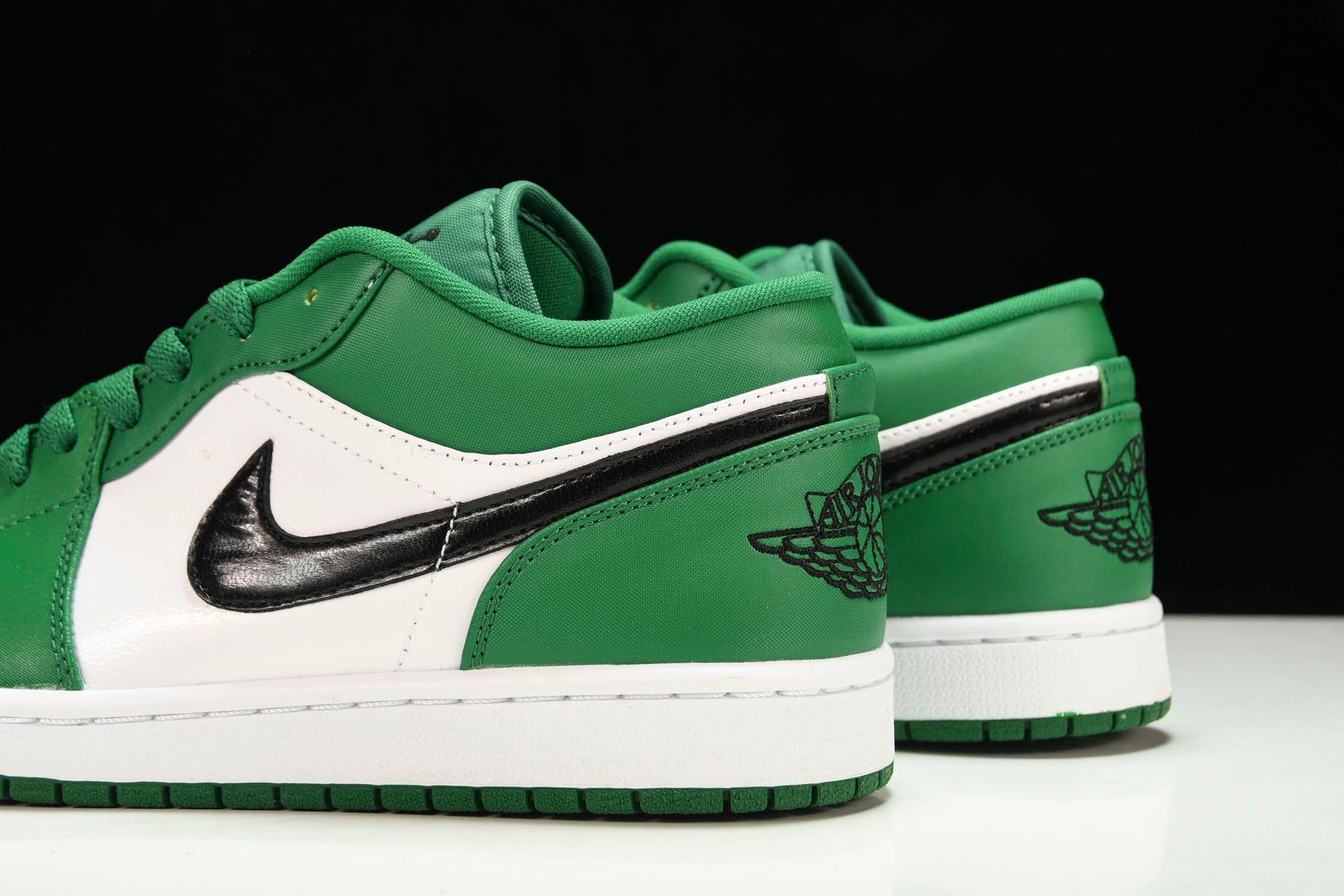 Air Jordan 1 Low Pine Green