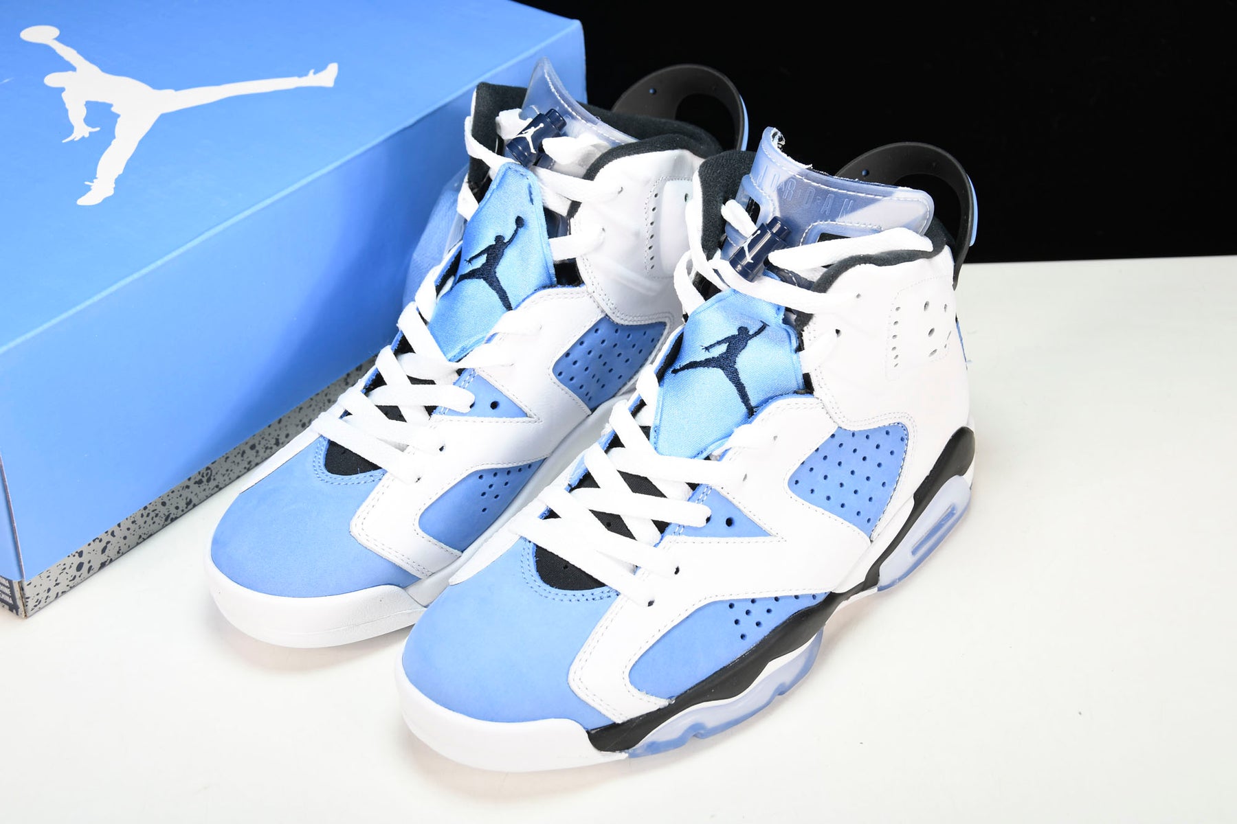 Air Jordan 6 Retro UNC White