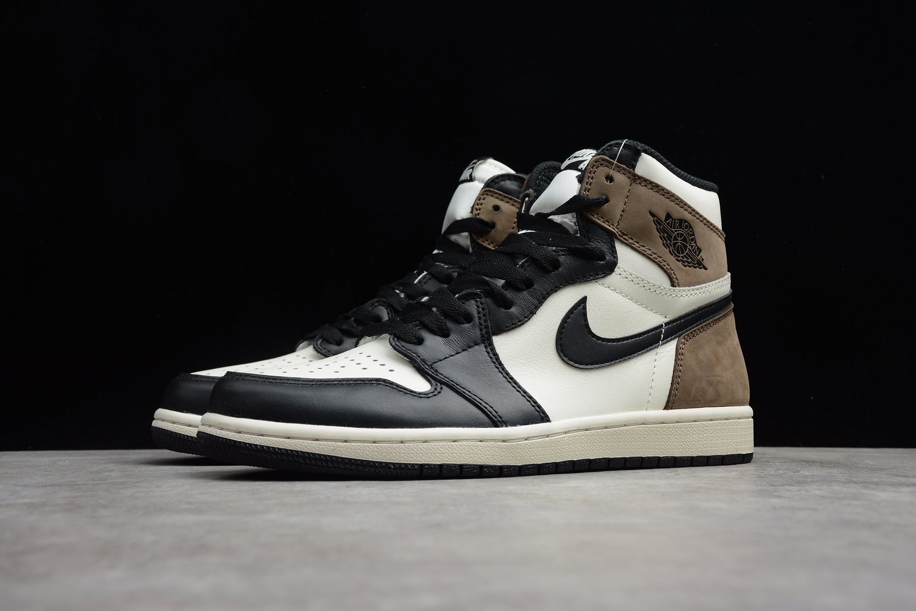 Air Jordan 1 Retro High Dark Mocha