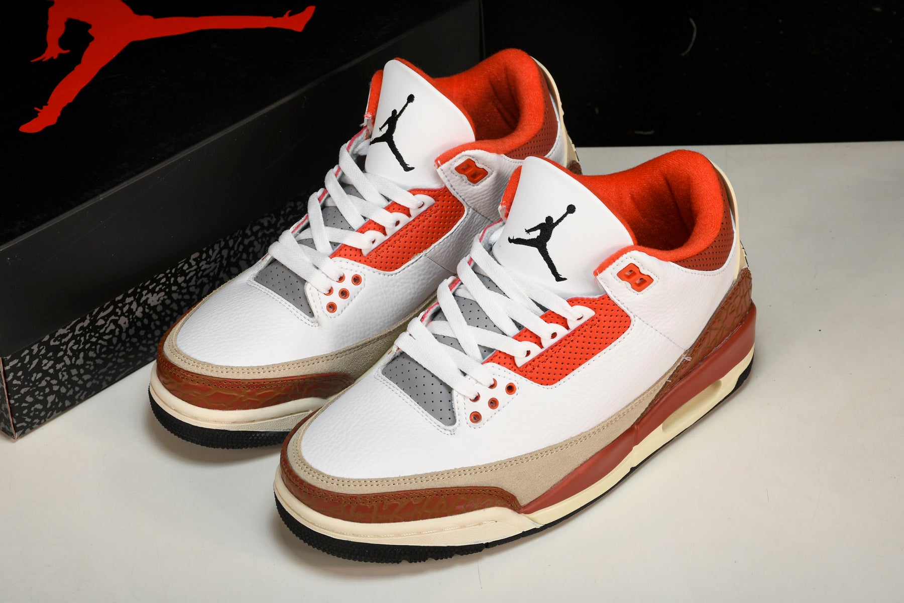 Air Jordan 3 Retro SE Dunk on Mars