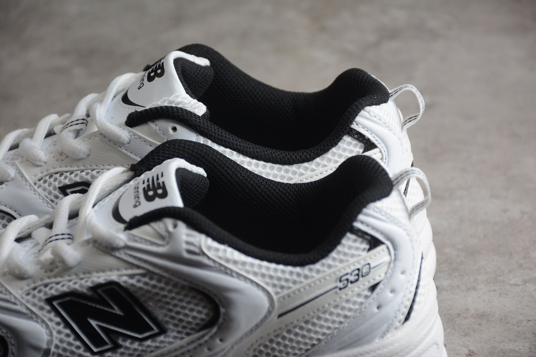 New Balance 530 White Black Details