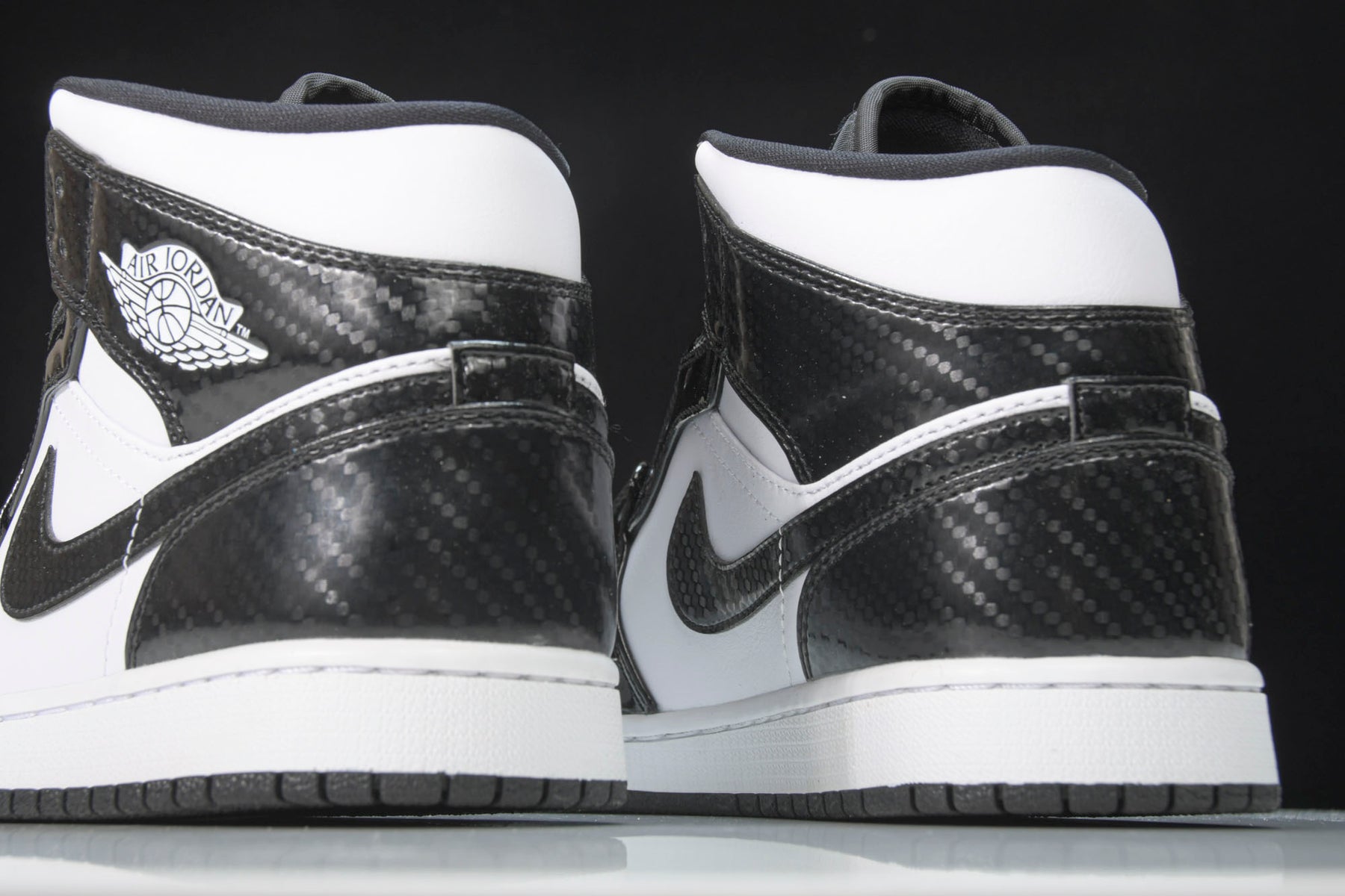 Air Jordan 1 Mid Carbon Fiber