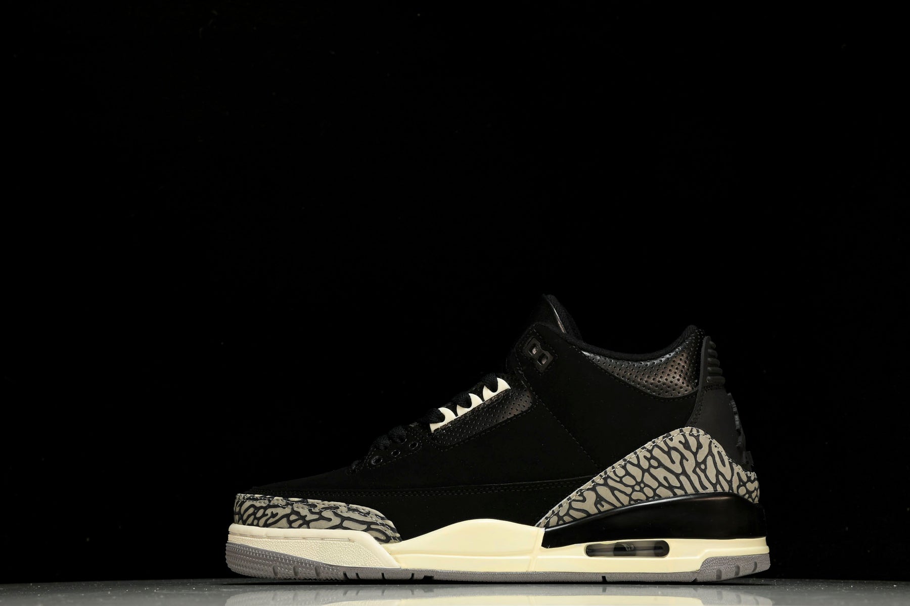 Air Jordan 3 Retro Off Noir