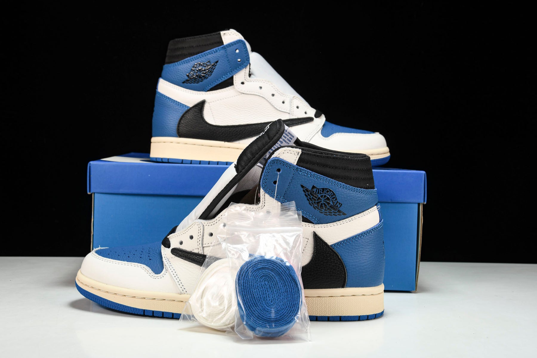 Air Jordan 1 Retro High OG SP Fragment x Travis Scott