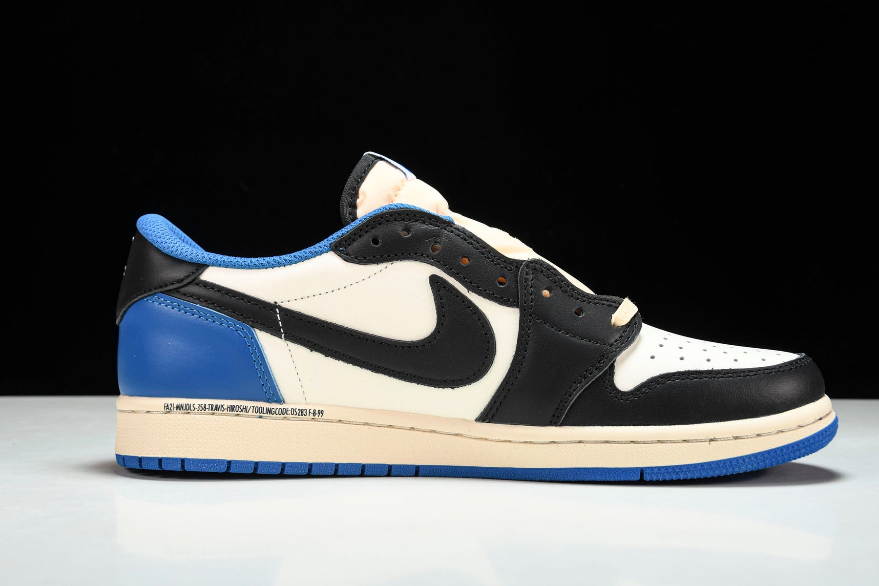 Air Jordan 1 Retro Low OG SP Fragment x Travis Scott