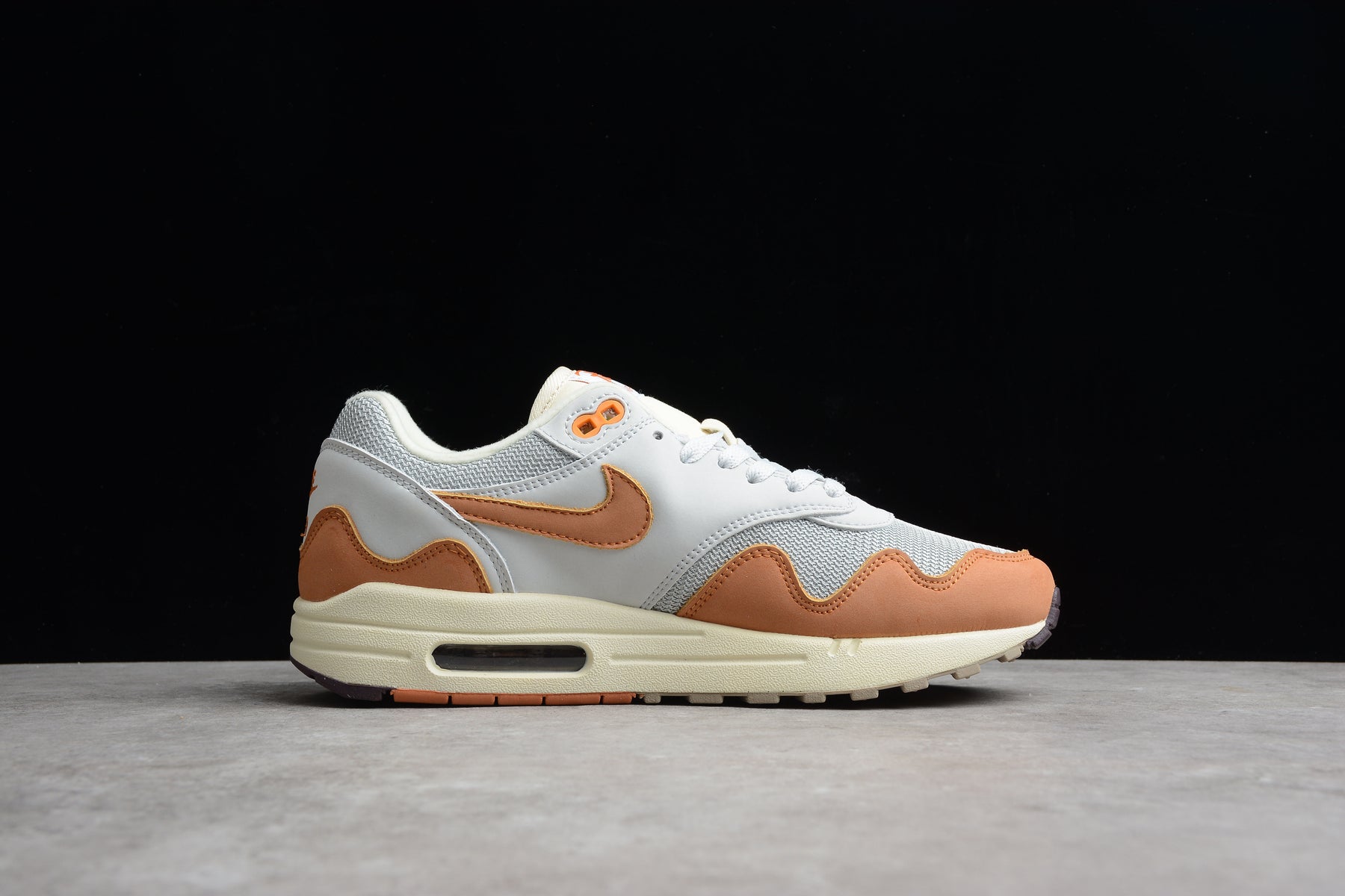 Nike Air Max 1 Patta Waves Monarch