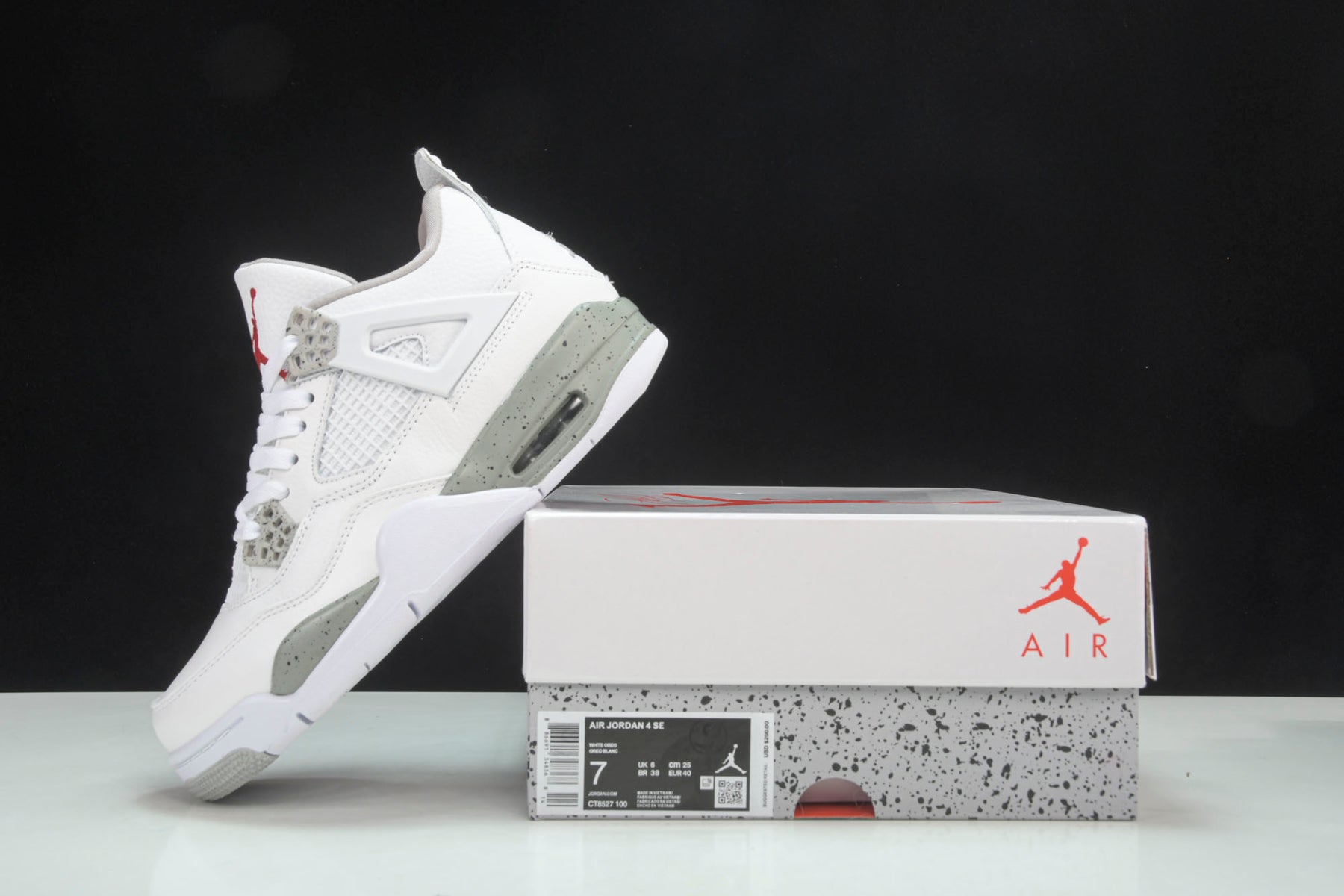 Air Jordan 4 Retro White Oreo (2021)