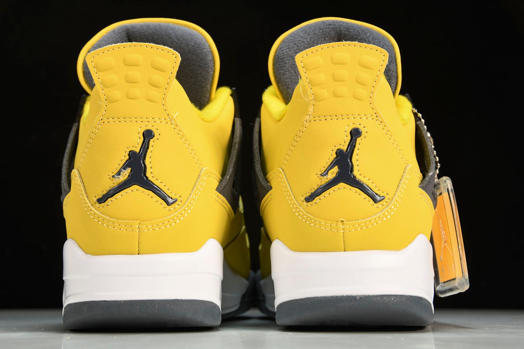 Air Jordan 4 Retro Lightning (2021)