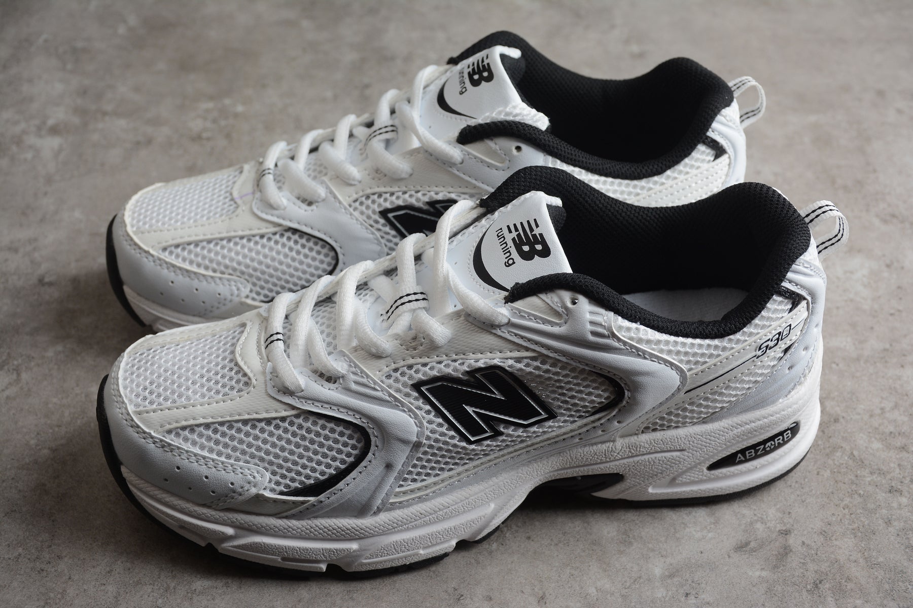 New Balance 530 White Black Details