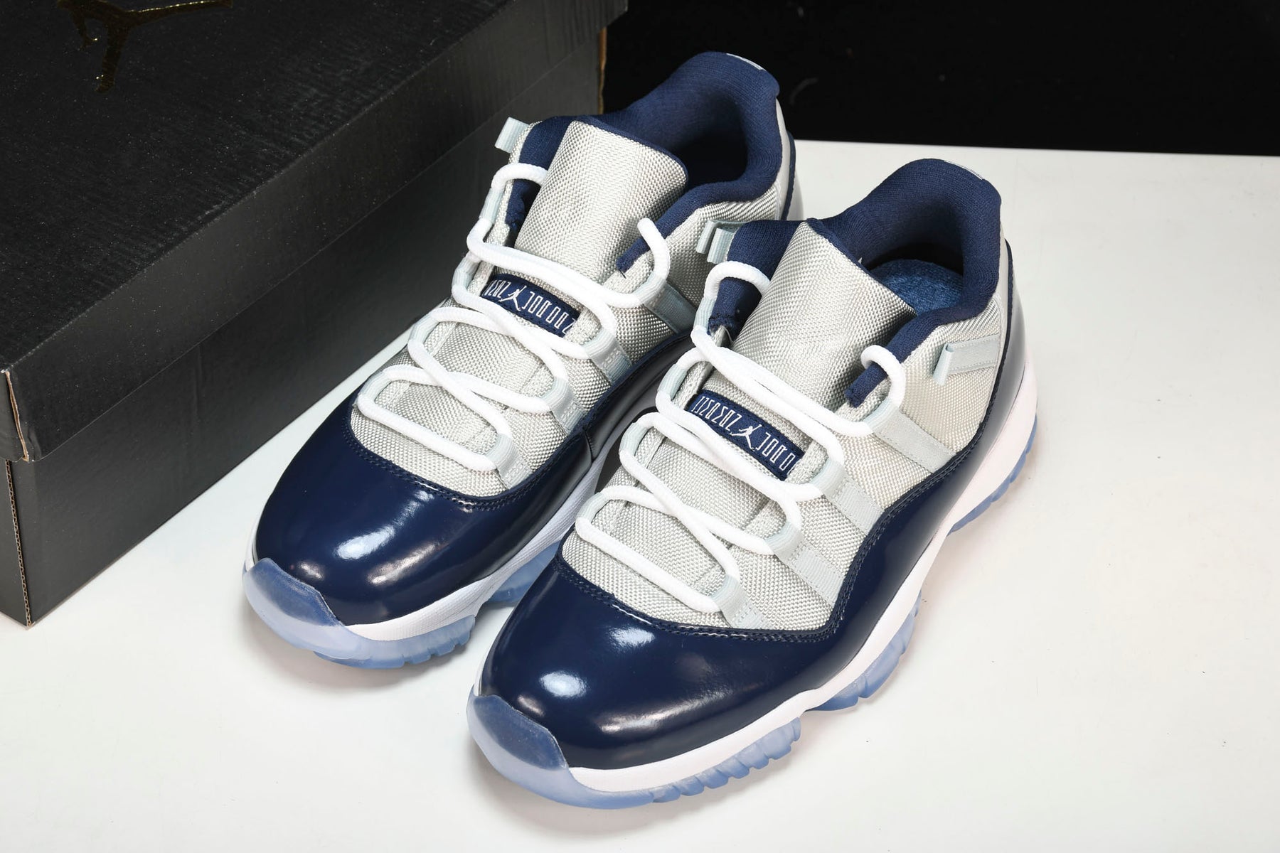 Air Jordan 11 Retro Low Georgetown