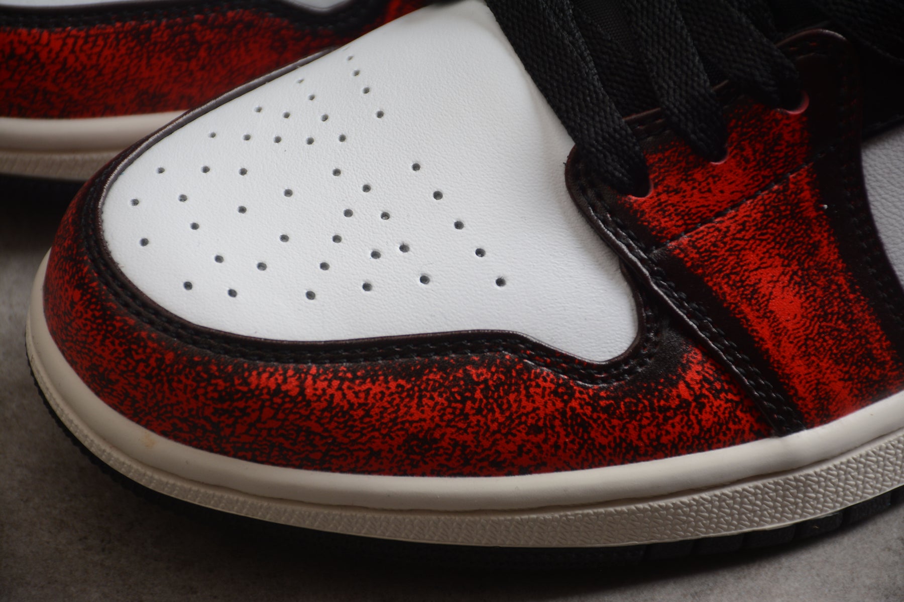 Air Jordan 1 Mid Wear-Away Chicago