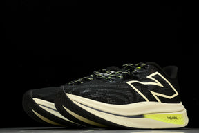 New Balance FuelCell SuperComp V2 Black