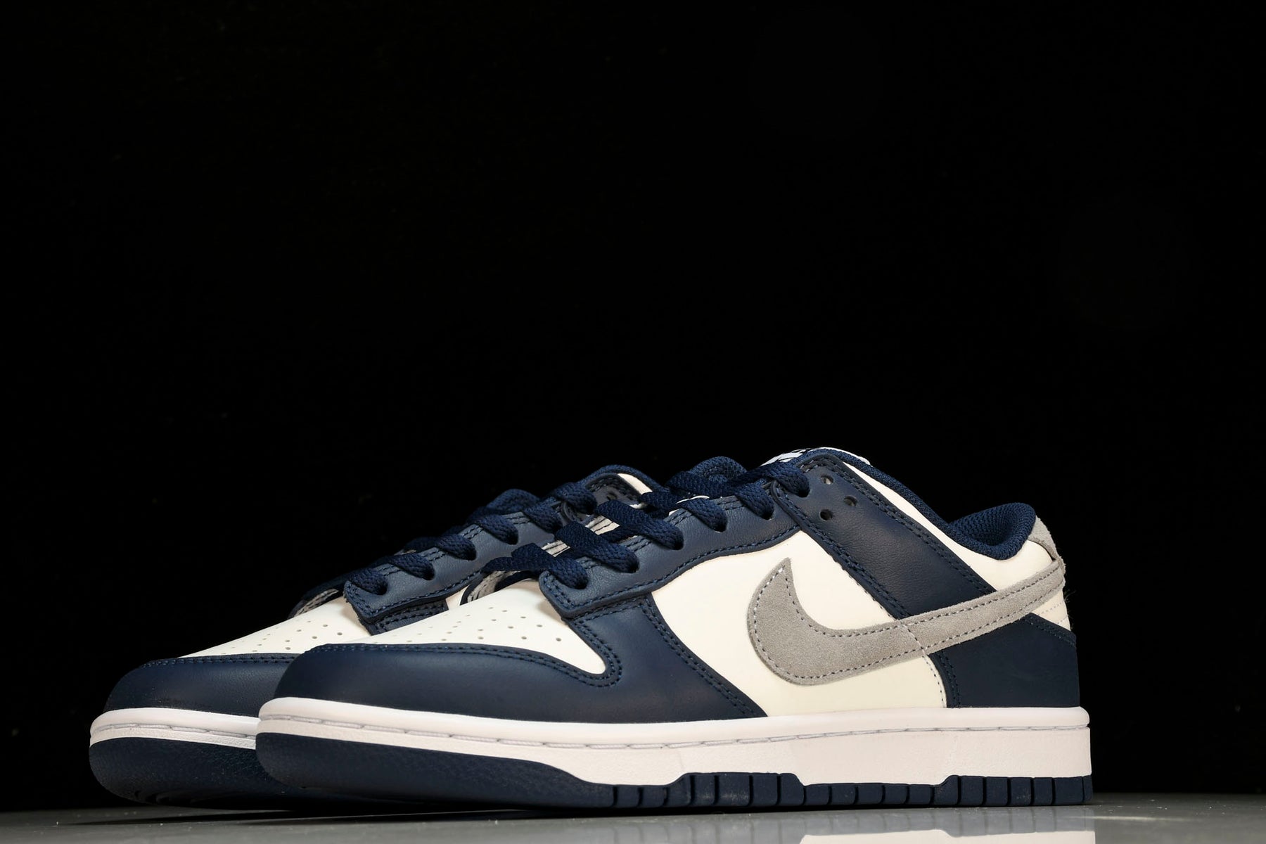 Nike Dunk Low Summit White Midnight Navy