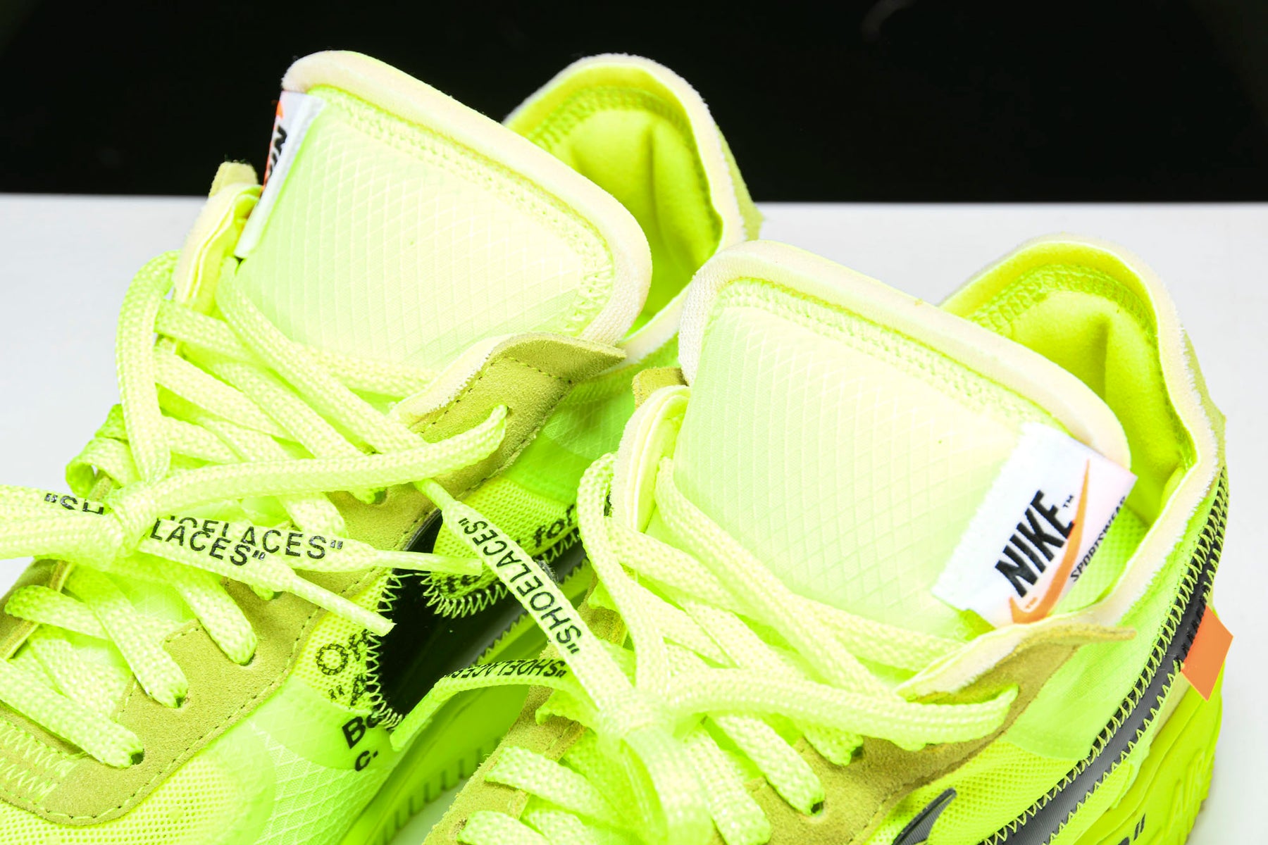 Nike Air Force 1 Low Off-White Volt