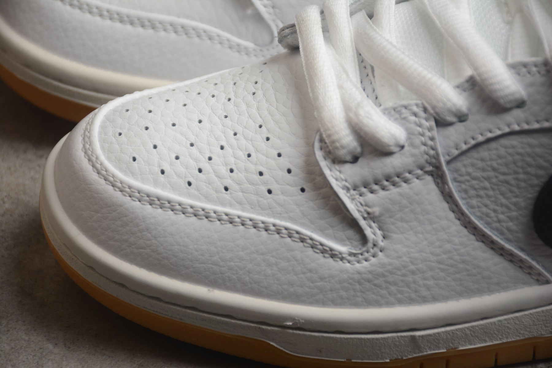 Nike SB Dunk Low Pro ISO White Gum