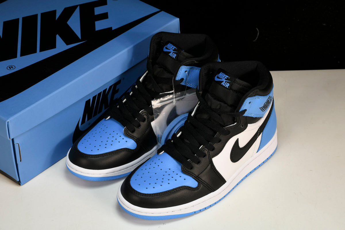 Air Jordan 1 Retro High UNC Toe