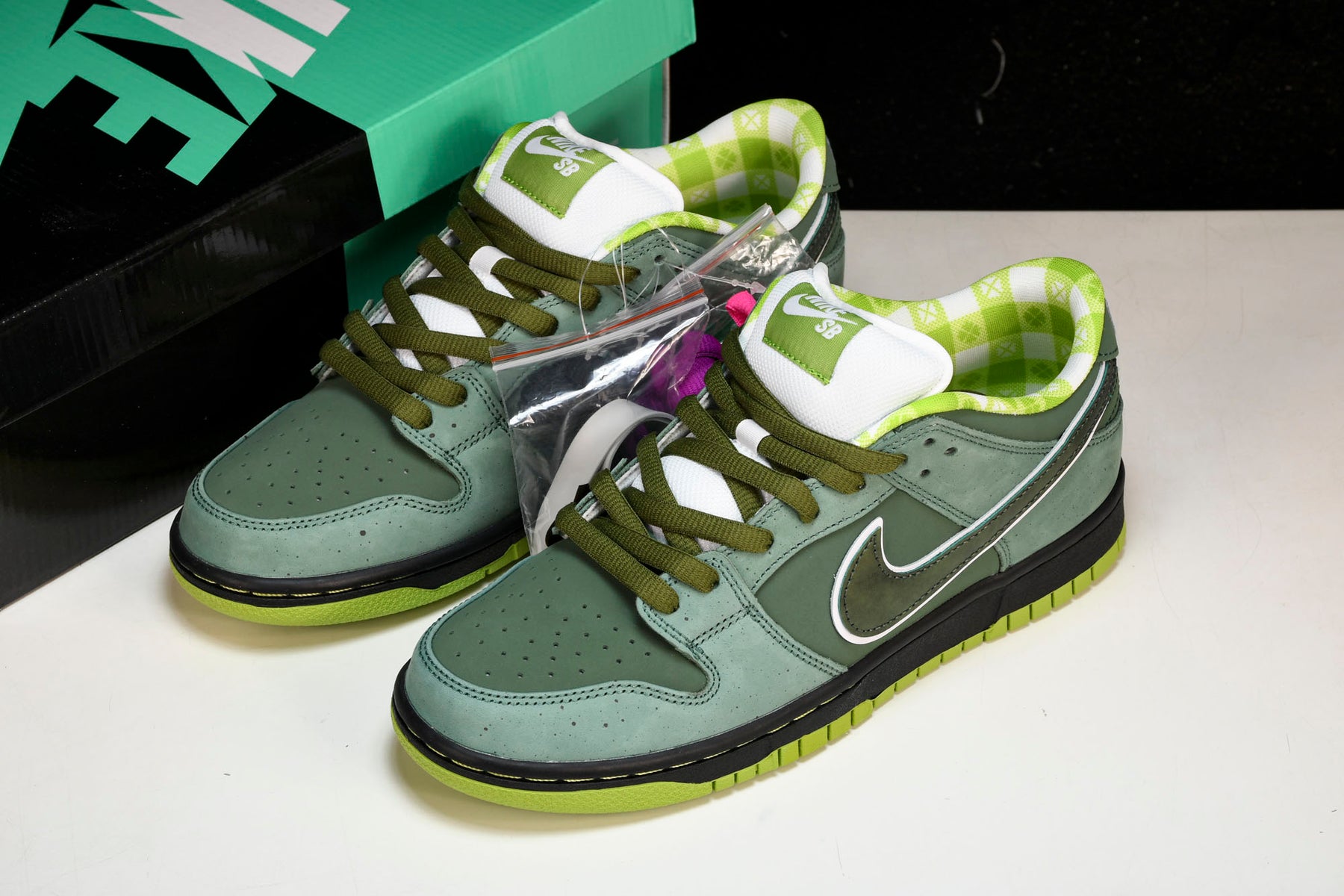 Nike SB Dunk Low Concepts Green Lobster