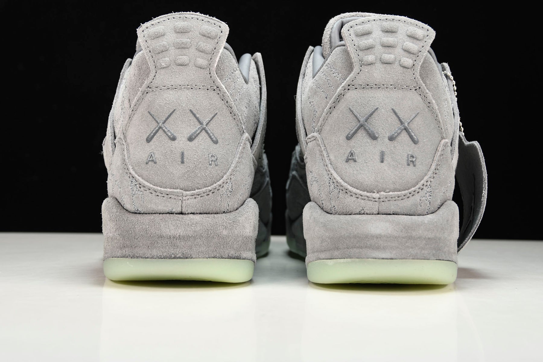 Air Jordan 4 Retro Kaws