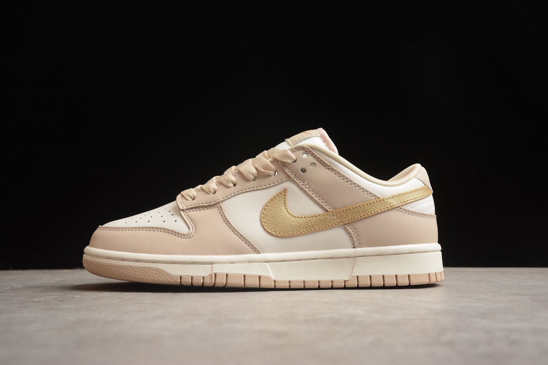 Nike Dunk Low Metallic Gold