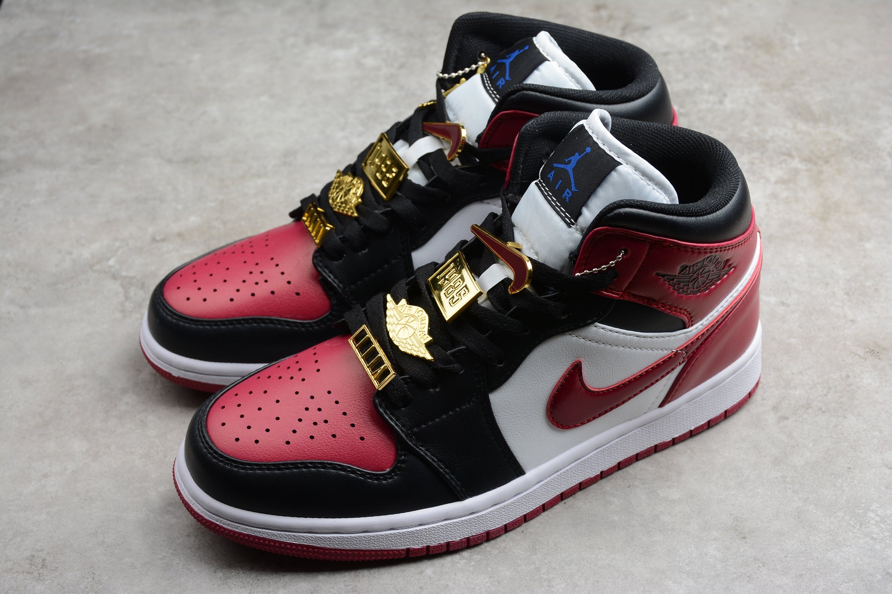 Air Jordan 1 Mid SE Black Dark Beetroot