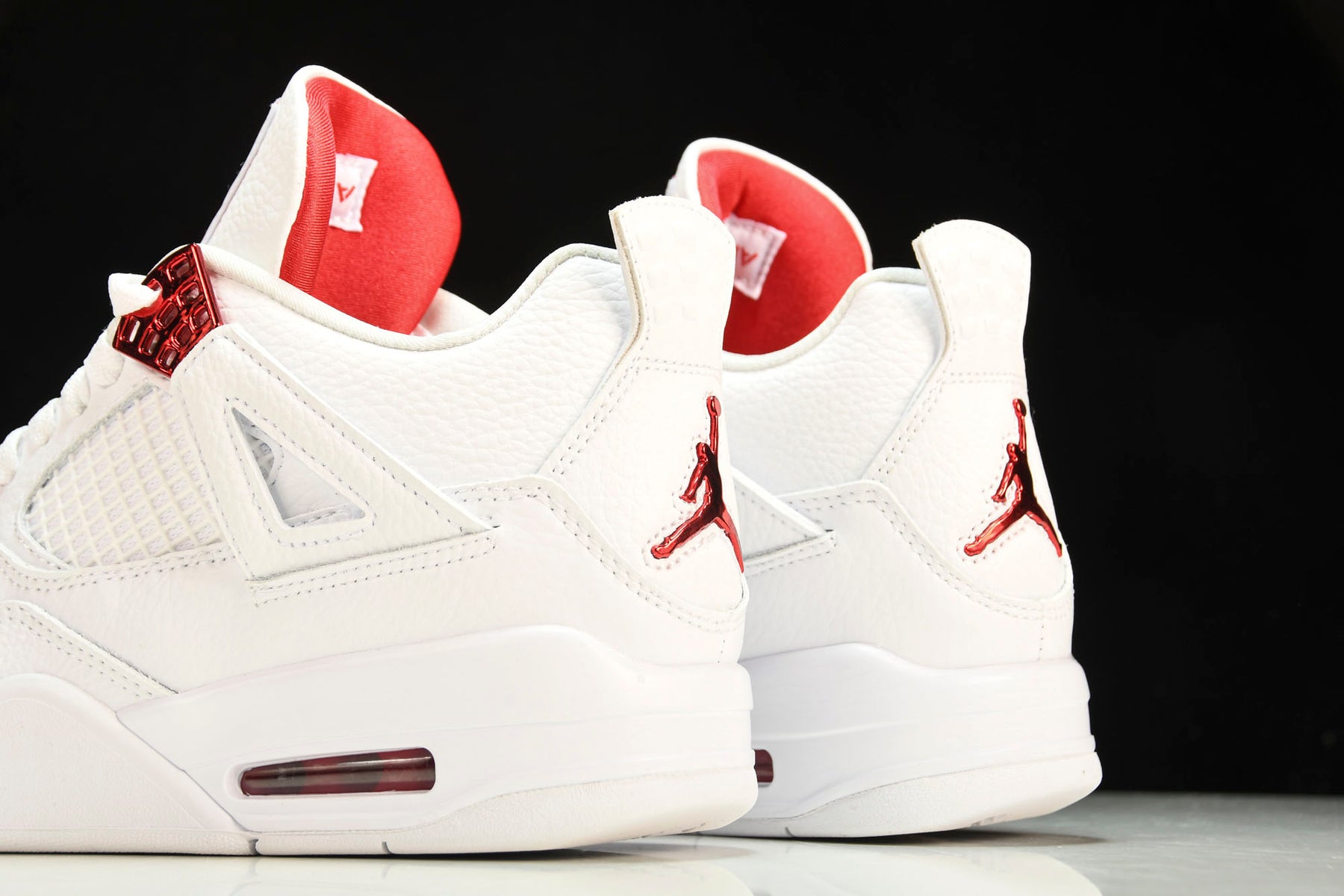 Air Jordan 4 Retro Metallic Red