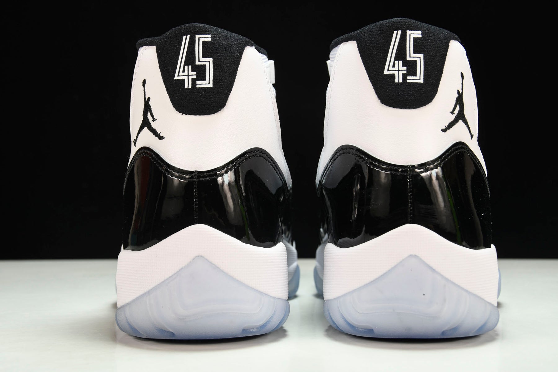 Air Jordan 11 Retro Concord