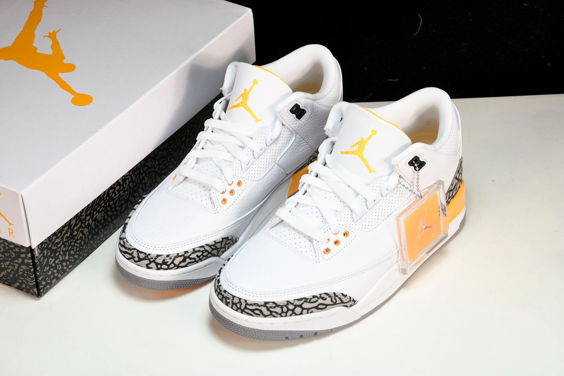 Air Jordan 3 Retro Laser Orange