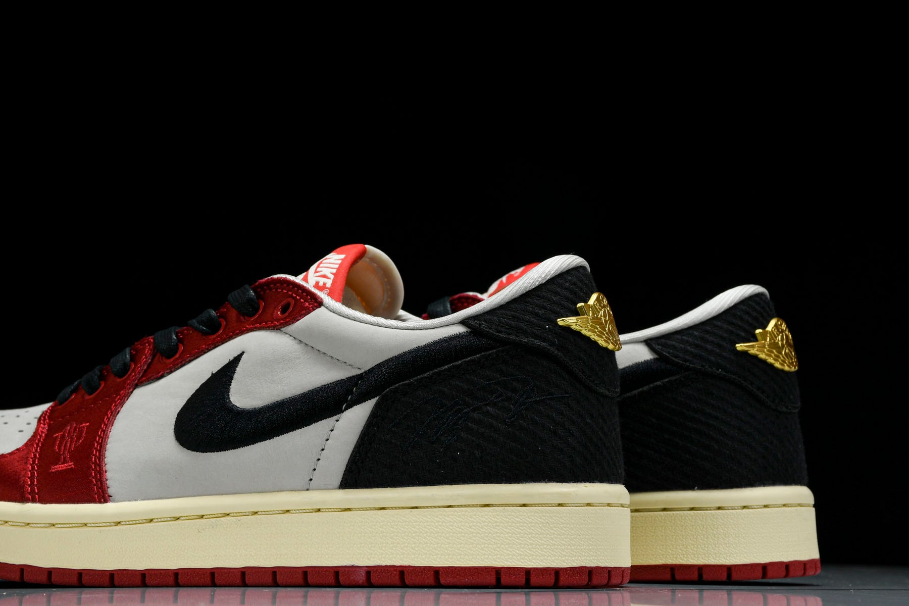 Air Jordan 1 Retro Low OG Trophy Room