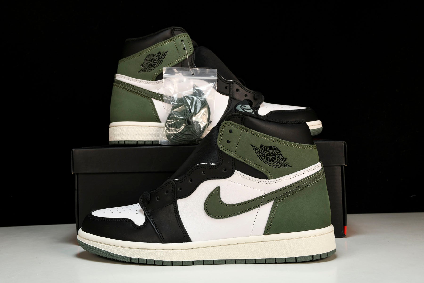 Air Jordan 1 Retro High Clay Green