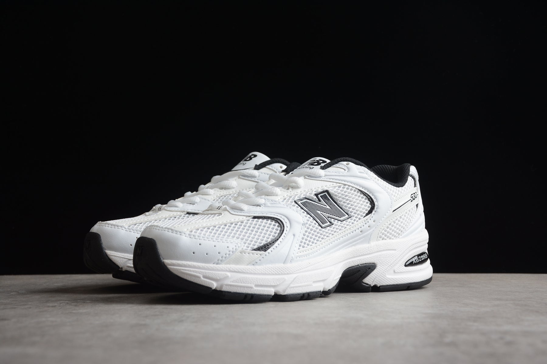 New Balance 530 White Black Details