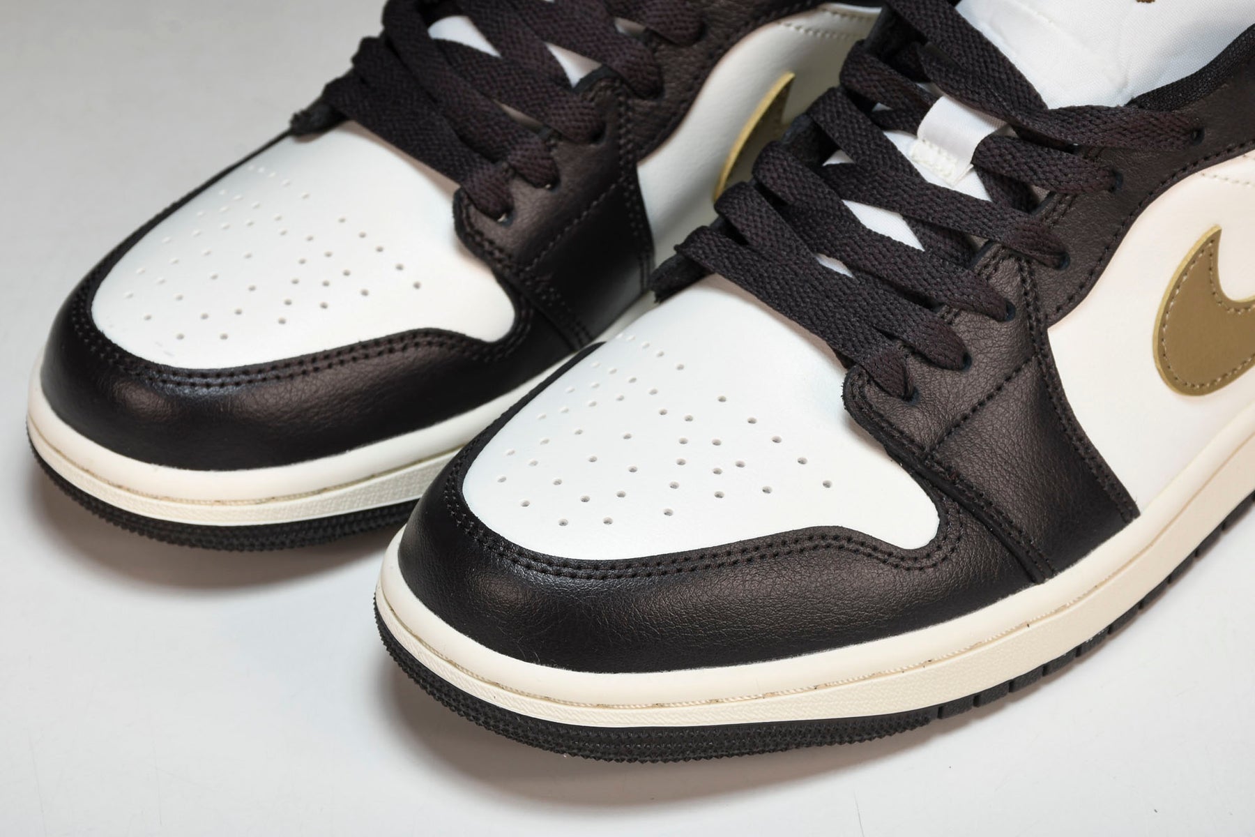 Air Jordan 1 Low Shadow Brown