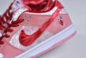 Nike SB Dunk Low Strangelove