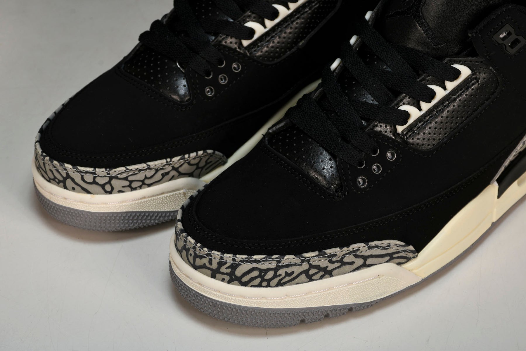 Air Jordan 3 Retro Off Noir