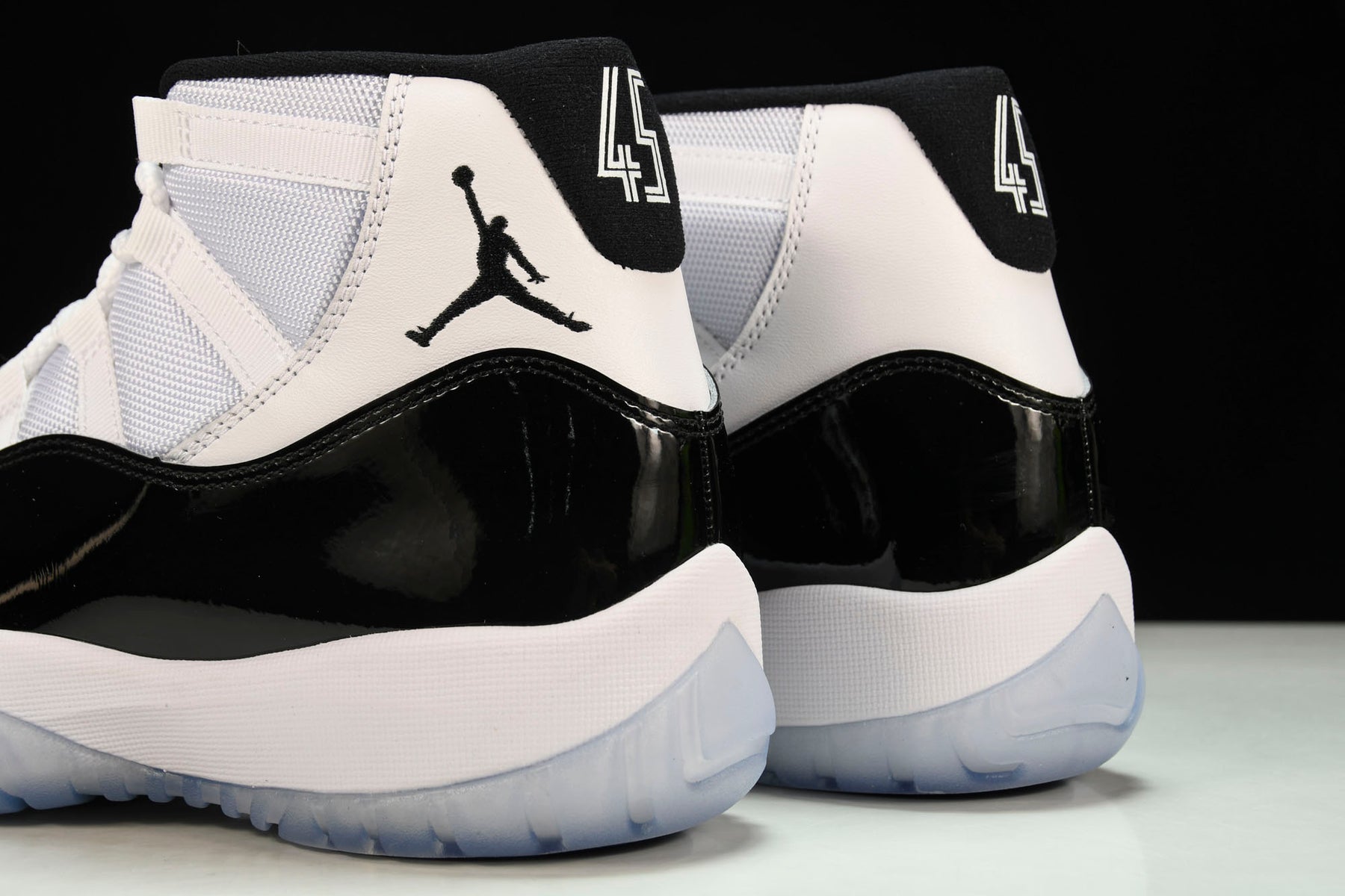 Air Jordan 11 Retro Concord