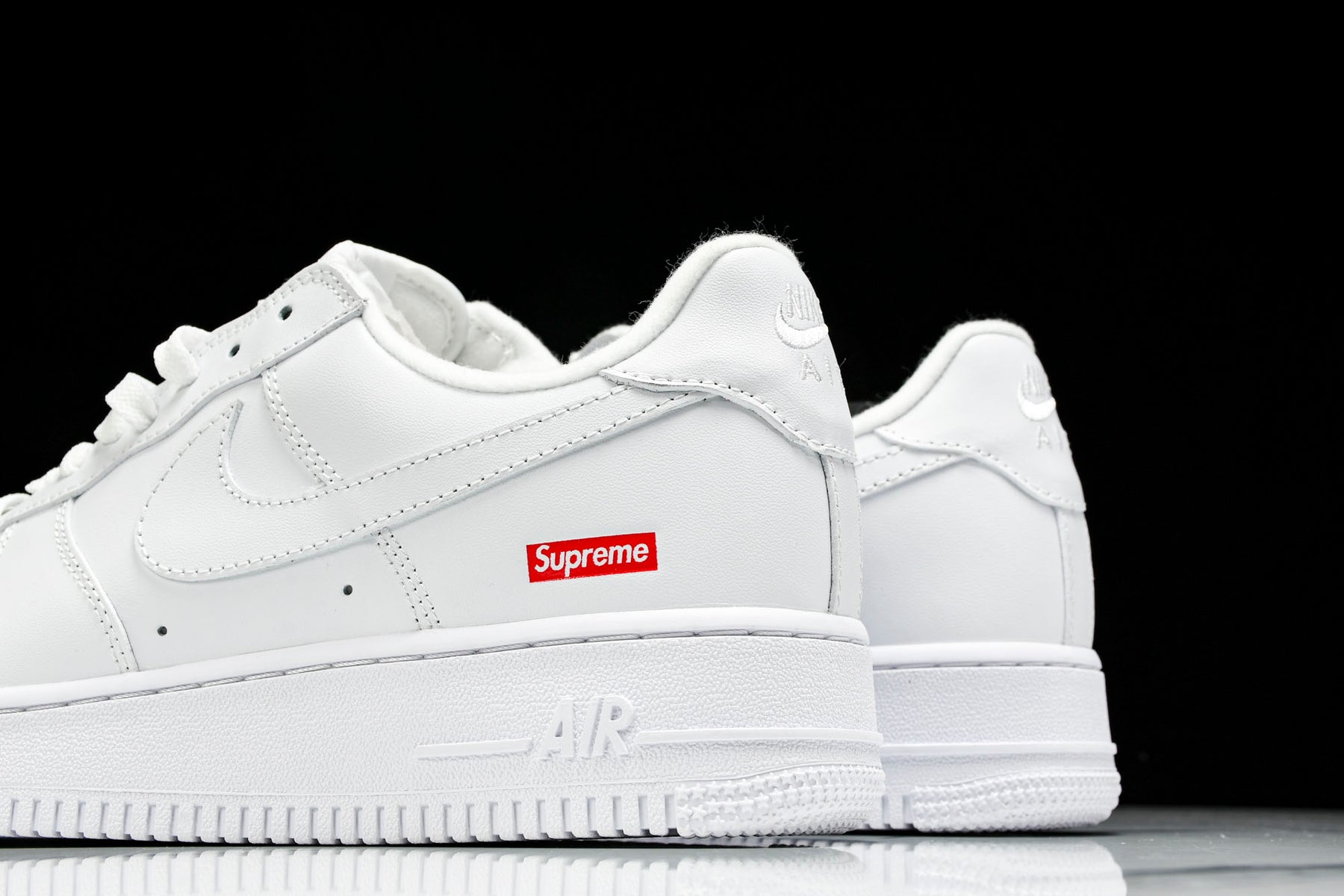 Nike Air Force 1 Low Supreme White