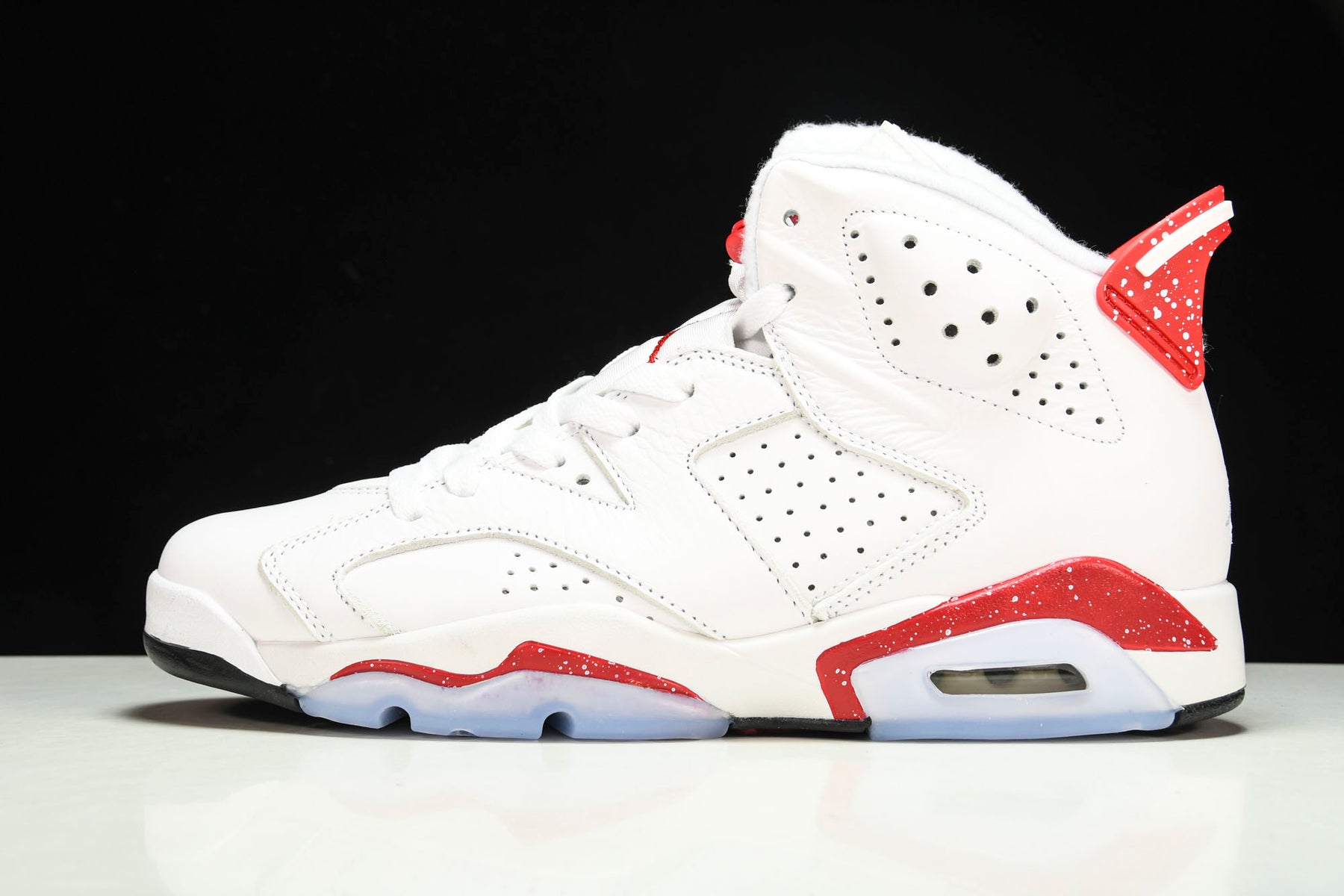 Air Jordan 6 Retro Red Oreo