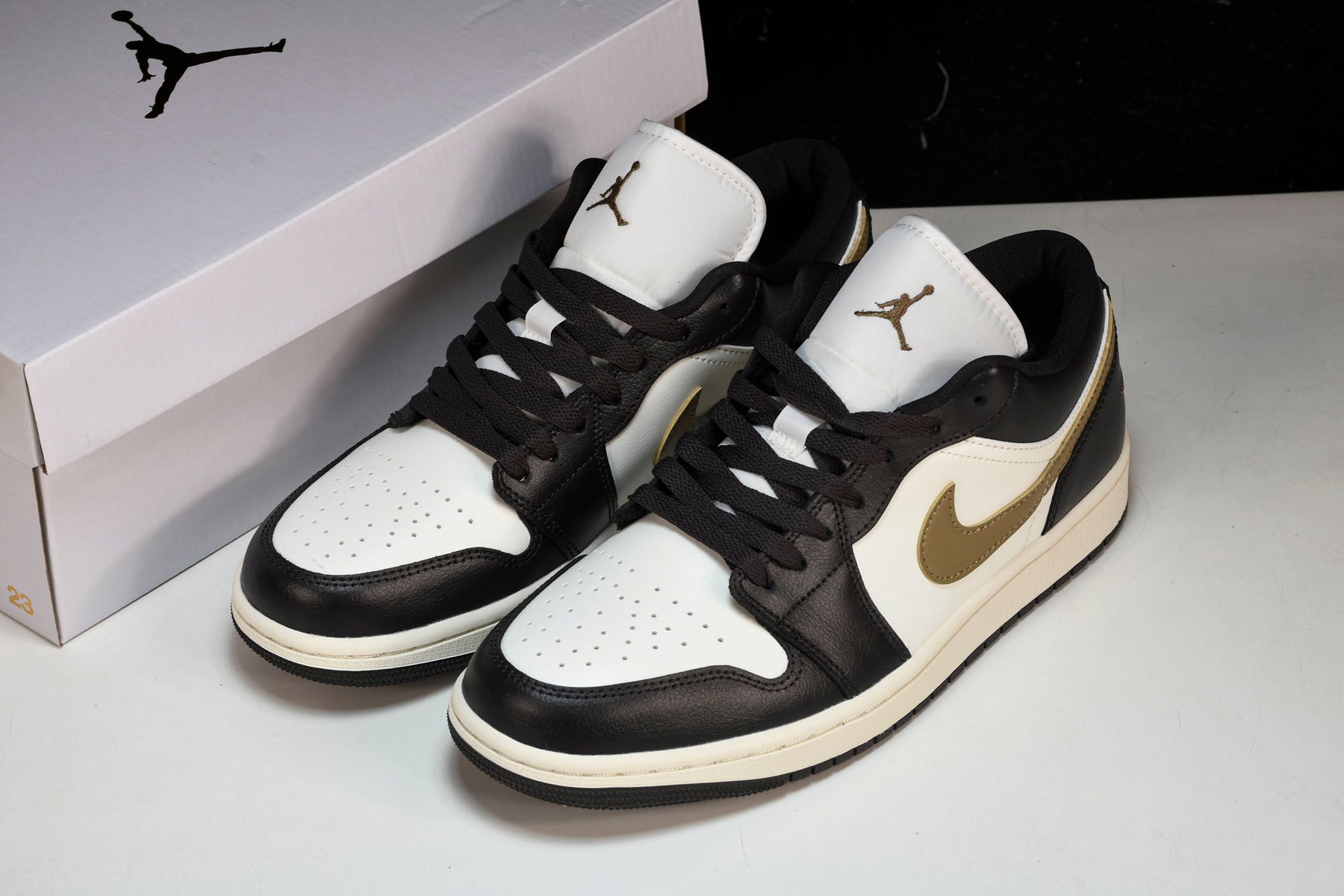 Air Jordan 1 Low Shadow Brown