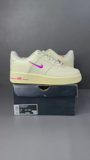 Nike Air Force 1 Low SE Coconut Milk Playful Pink